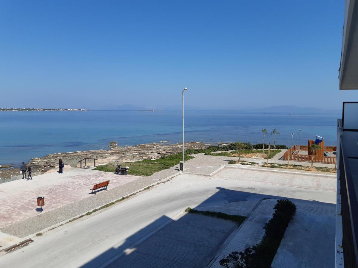 Faros Apartments Artémida Eksteriør bilde